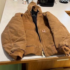 Medium men’s carhartt